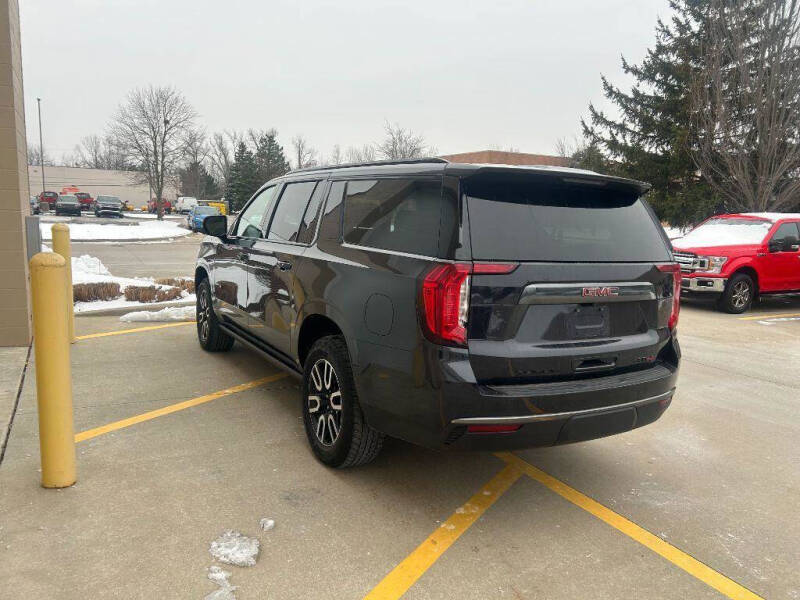 2023 GMC Yukon XL AT4