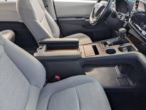 2021 Toyota Sienna LE 8-Passenger