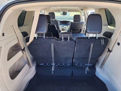 2022 Chrysler Pacifica Touring L