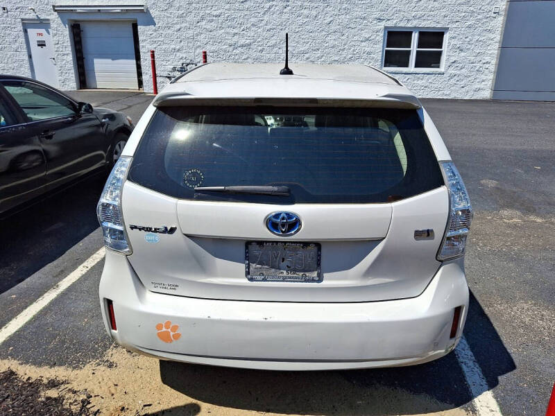 2012 Toyota Prius v Five