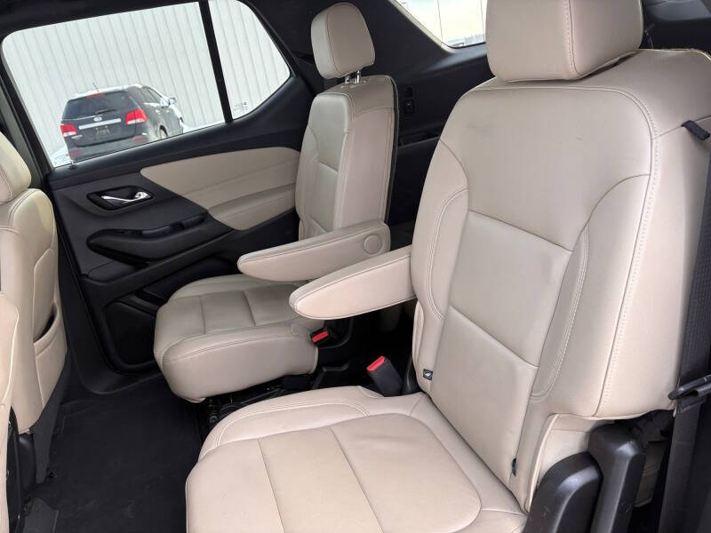 2022 Chevrolet Traverse LT Leather