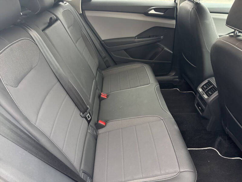 2022 Volkswagen Taos SE 4Motion