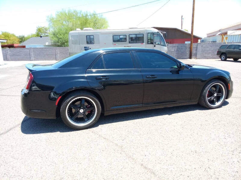 2018 Chrysler 300 Touring photo 5