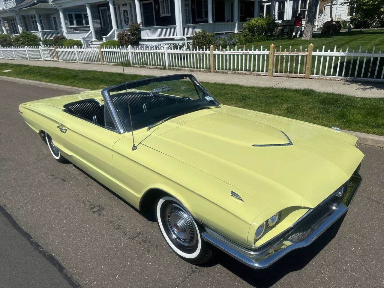 1966 Ford Thunderbird 5