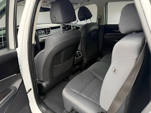 2019 Kia Sorento LX