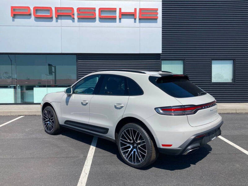 2025 Porsche Macan