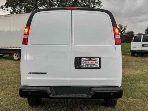 2025 Chevrolet Express 2500