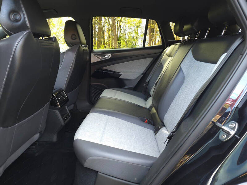 2023 Volkswagen ID.4 Pro