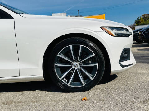 2021 Volvo S60 T6 Momentum