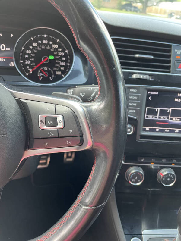 2017 Volkswagen Golf GTI SE