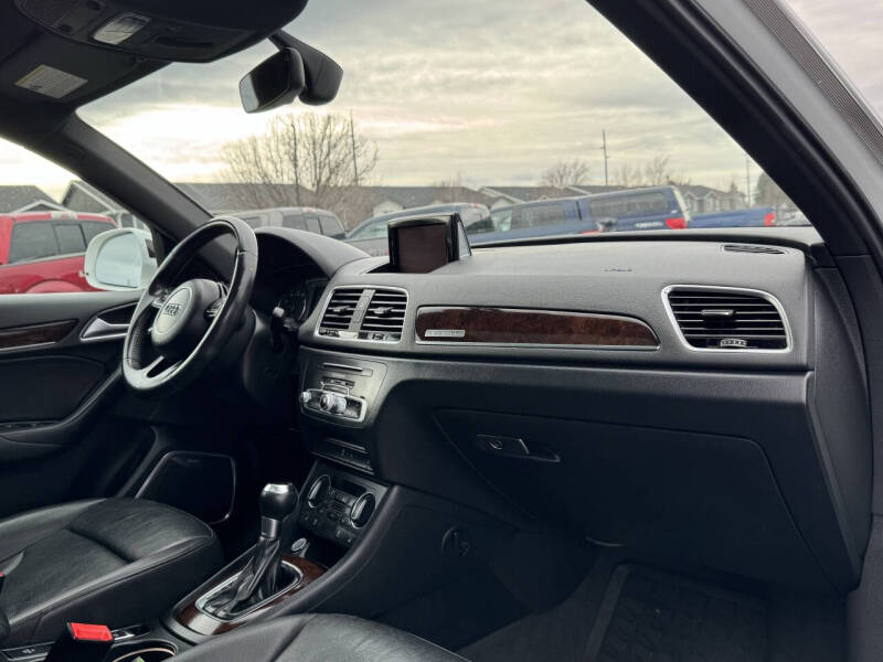 2018 Audi Q3 2.0T quattro Premium Plus