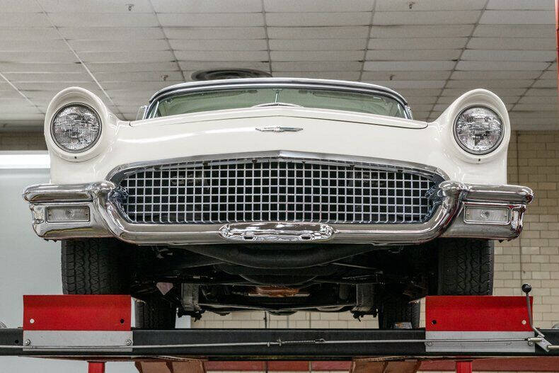 1957 Ford Thunderbird
