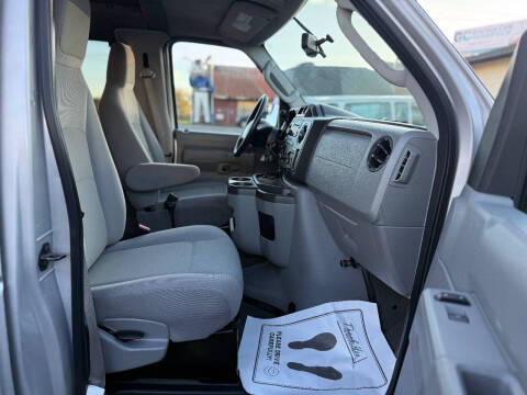 2011 Ford E-Series E-350 SD XLT
