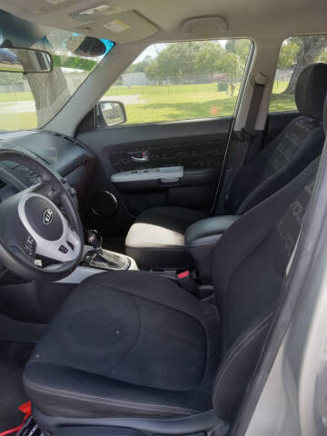 2012 Kia Soul +