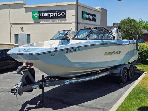 2022 MasterCraft XT24