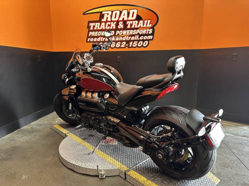 2025 Triumph Rocket 3 Storm GT Sapphire Bla