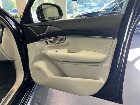 2020 Volvo XC90 T5 Momentum