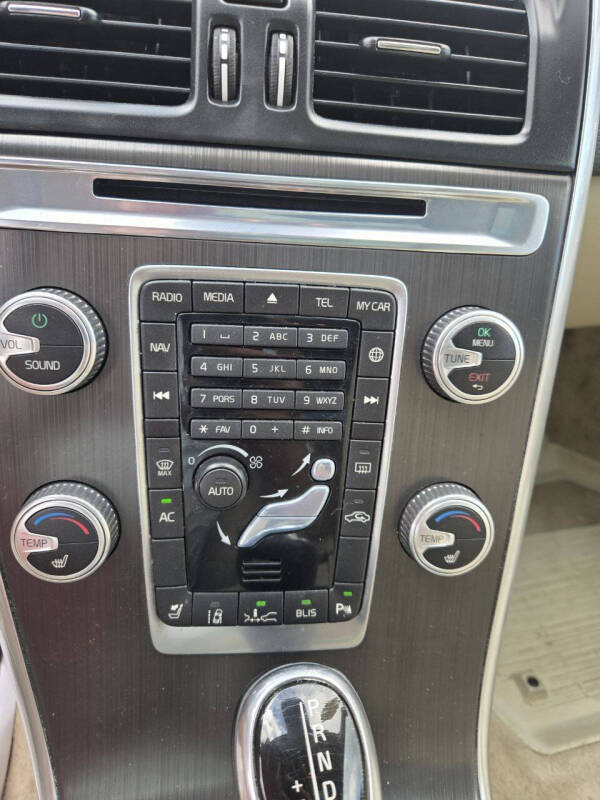 2016 Volvo XC60 T5 Premier