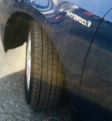 2014 Toyota Prius v Two