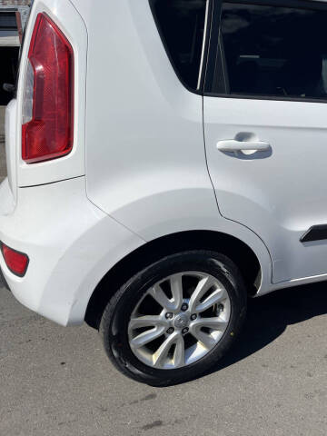 2012 Kia Soul +