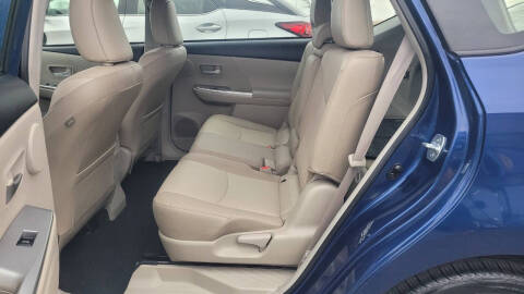 2014 Toyota Prius v Five