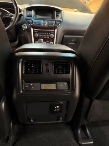 2015 Nissan Pathfinder SL