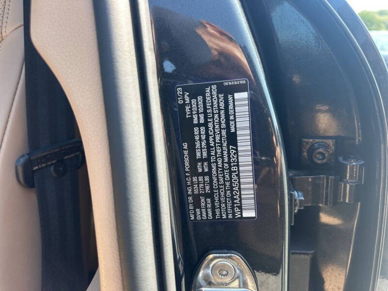 2023 Porsche Macan T