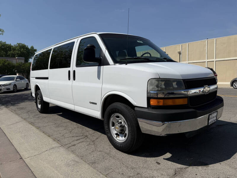 2003 Chevrolet Express 3500 LS