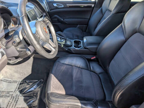 2017 Porsche Cayenne Platinum Edition