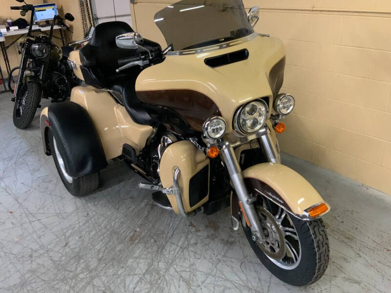 2014 Harley-Davidson FLHTCUTG TRI GLIDE