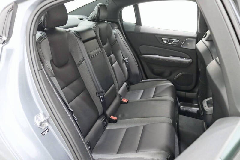 2019 Volvo S60 T6 R-Design