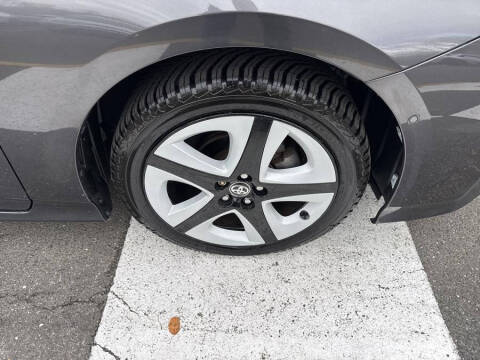 2017 Toyota Prius Four Touring