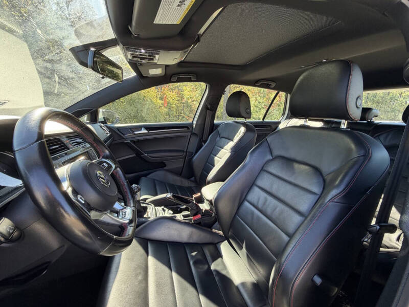 2017 Volkswagen Golf GTI SE