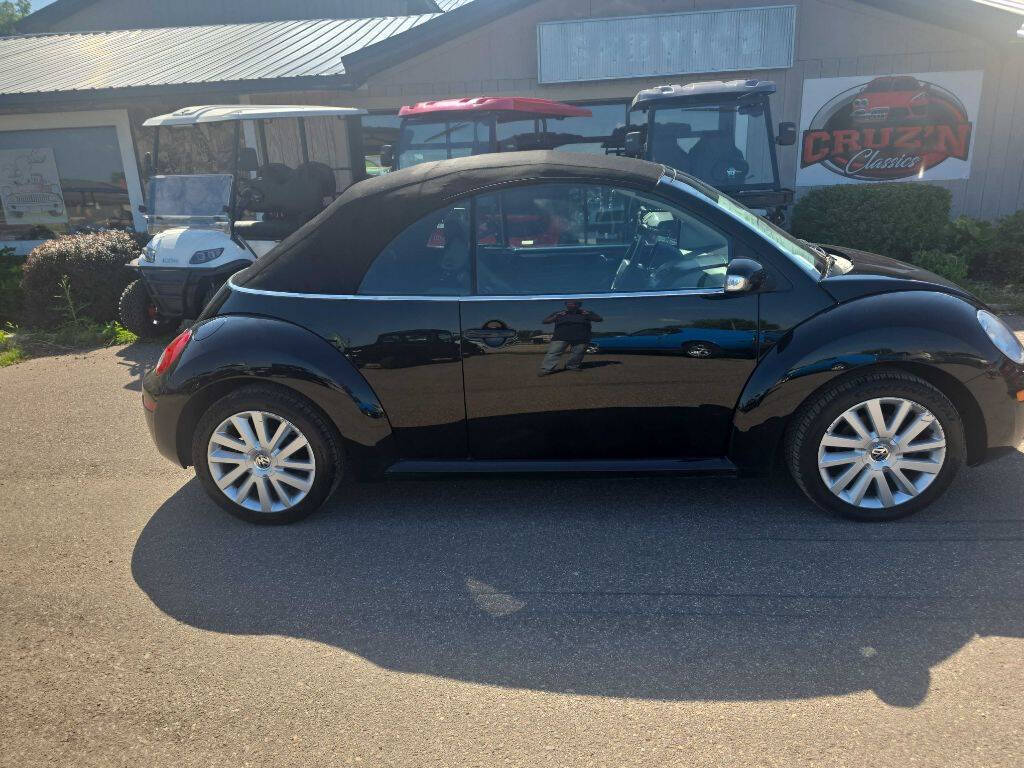 2008 Volkswagen New Beetle Convertible 21