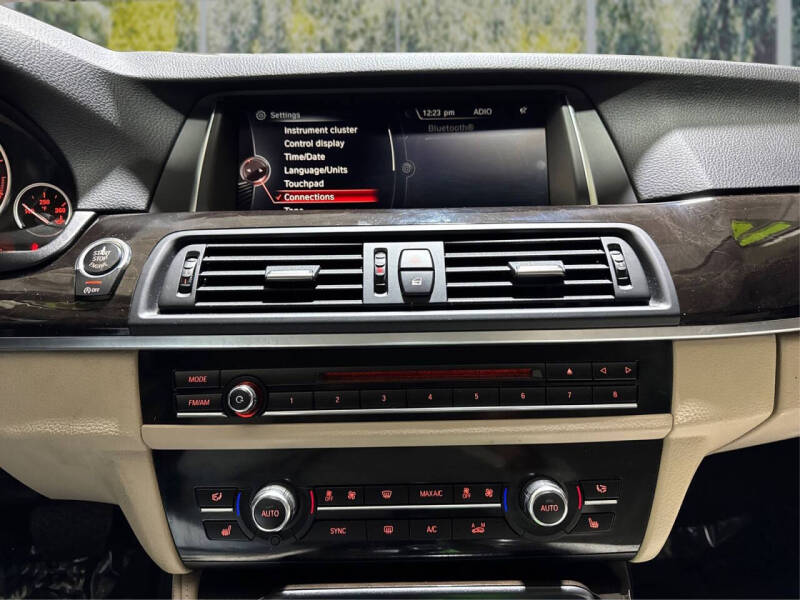 2016 BMW 5 Series 528i