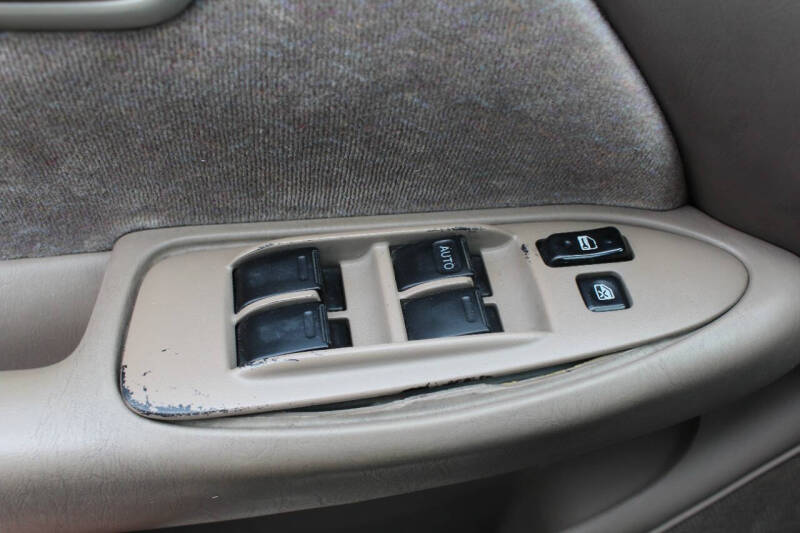 1999 Toyota Camry LE