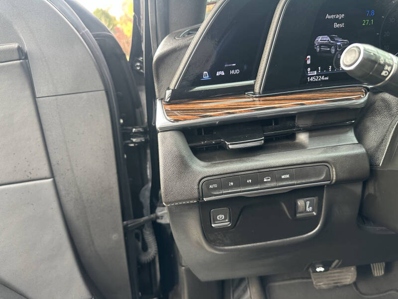 2022 Cadillac Escalade ESV Premium Luxury