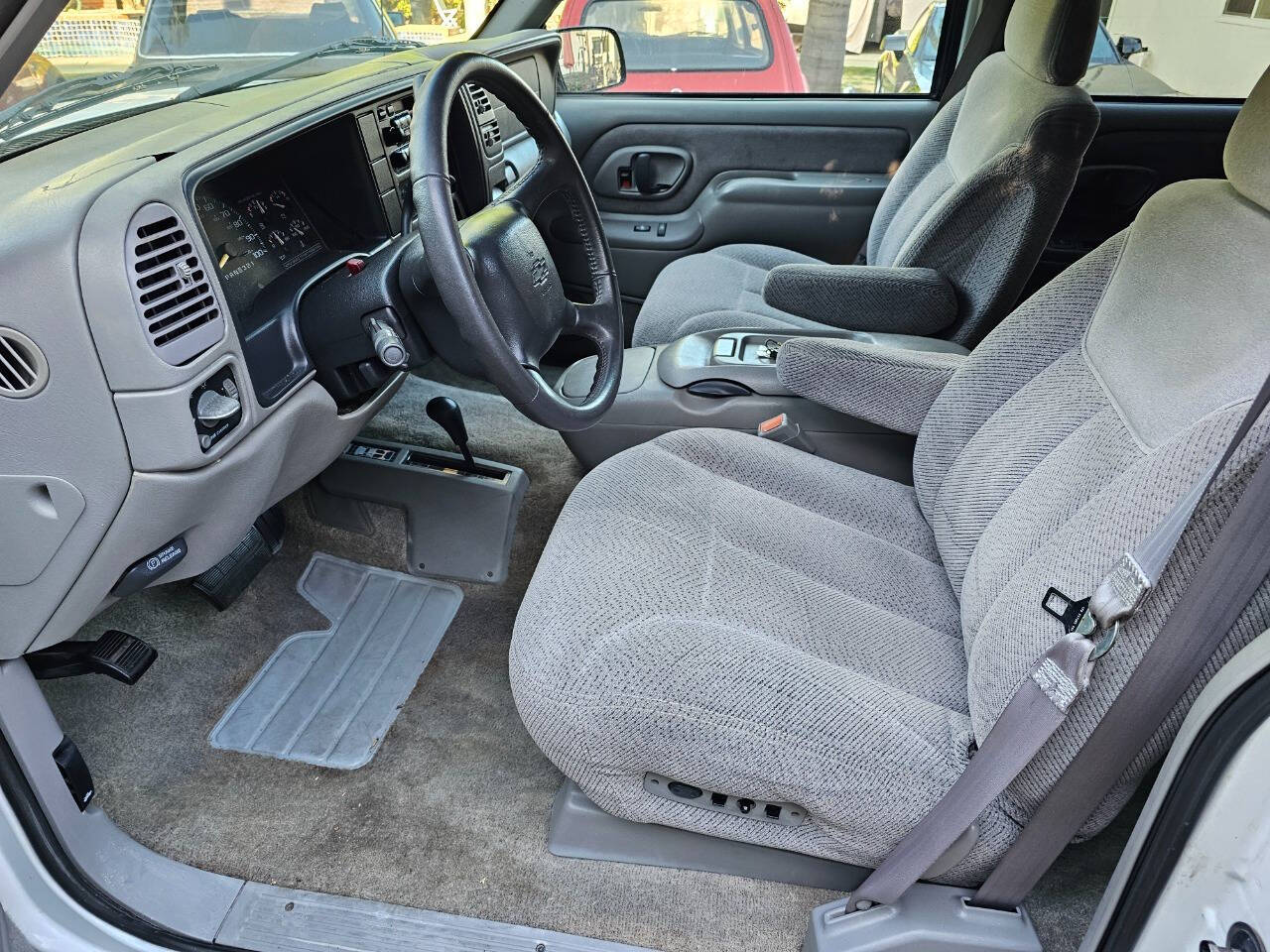 1998 Chevrolet Tahoe 12