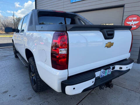 2012 Chevrolet Avalanche LS