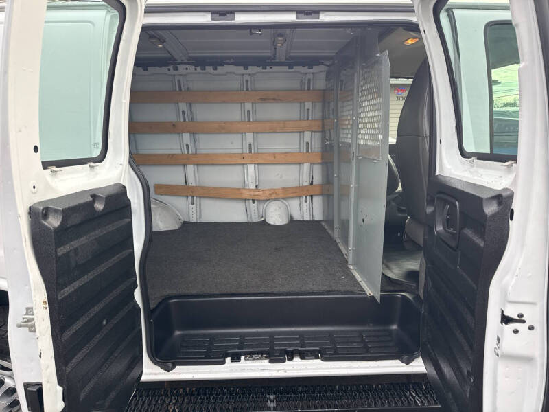 2017 GMC Savana 2500