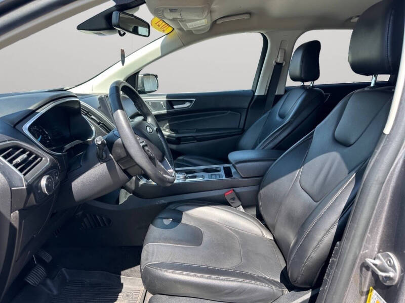 2021 Ford Edge Titanium