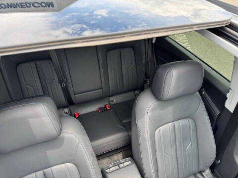 2022 Audi e-tron quattro Premium