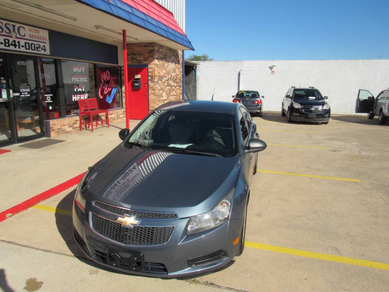 2012 Chevrolet Cruze LS photo 2