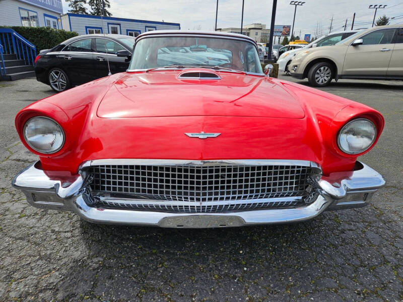 1957 Ford Thunderbird