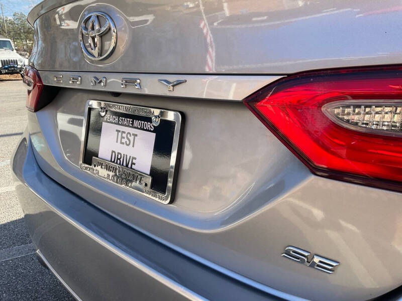 2019 Toyota Camry SE