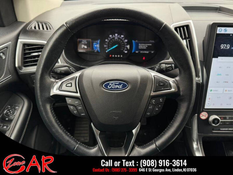 2022 Ford Edge Titanium