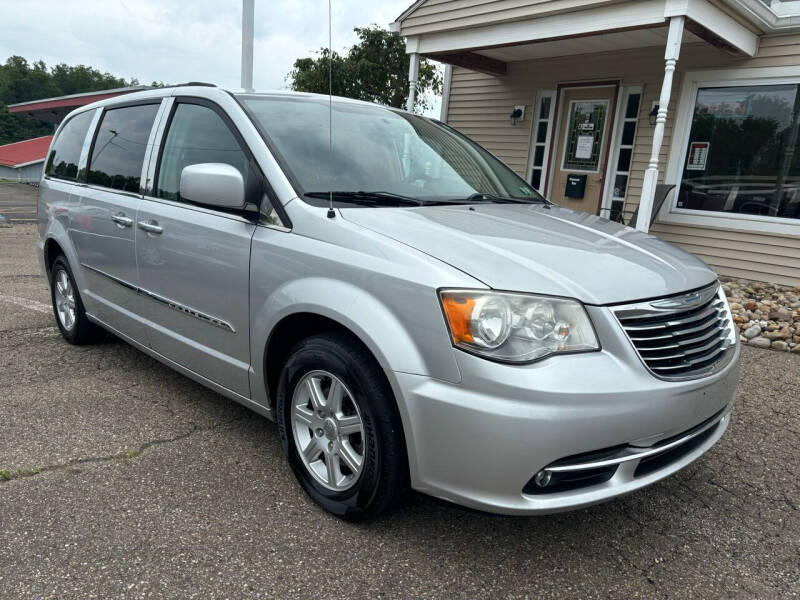 2012 Chrysler Town and Country for sale at G & G Auto Sales in Steubenville OH