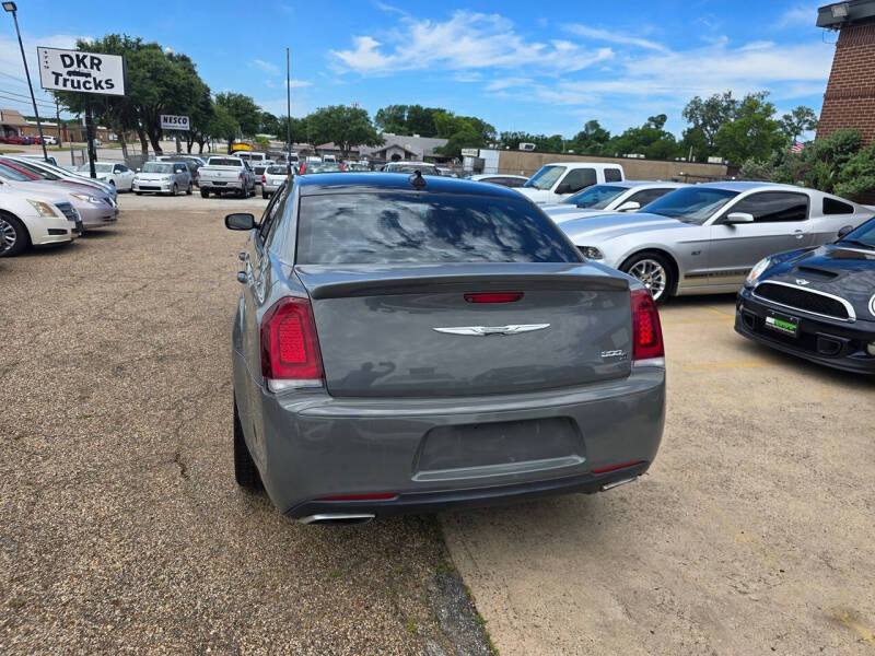 2017 Chrysler 300 S