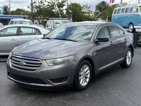 2013 Ford Taurus SE