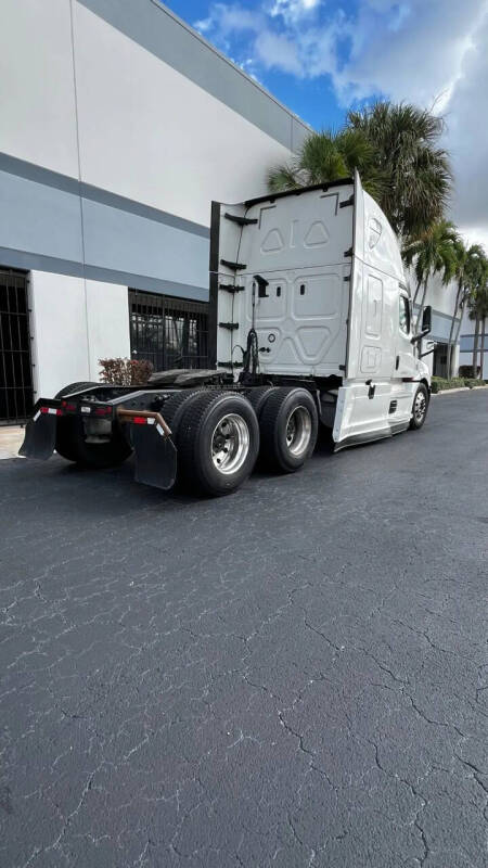 2020 Freightliner Cascadia